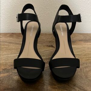 Gianni Bini Women's Black Wedges